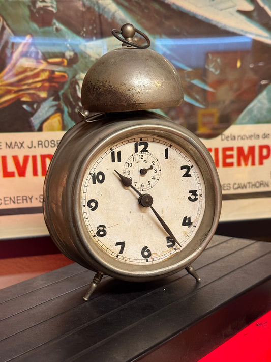 100 år gammelt vækkeur