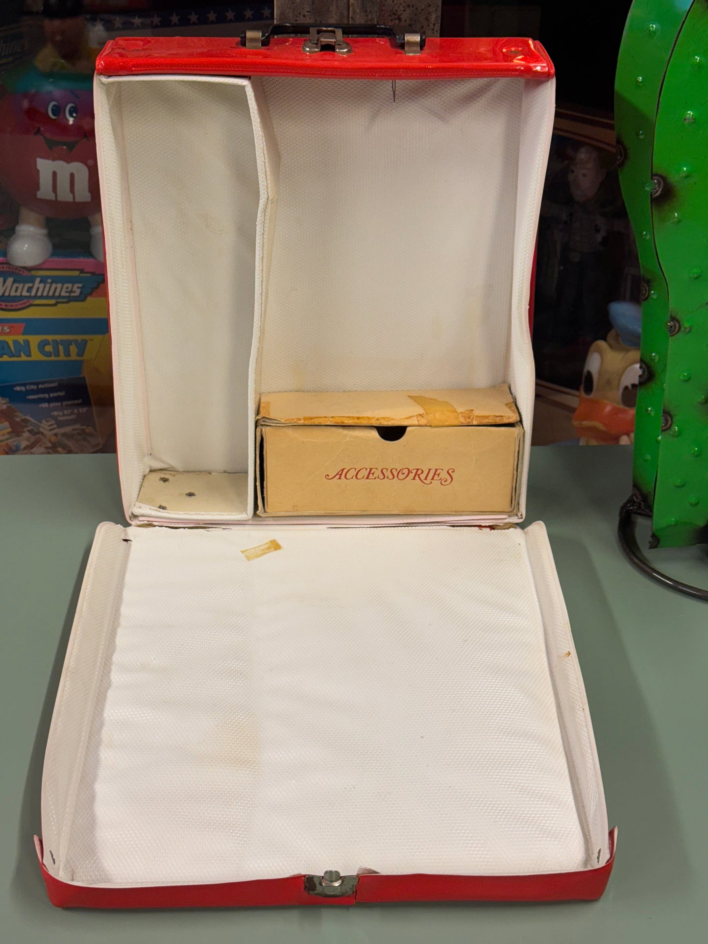 Barbie doll case - 1958