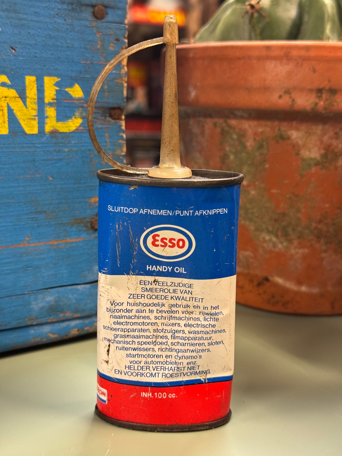 Esso Handy Oil