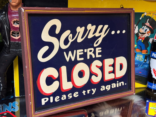 Open - Closed træ skilt