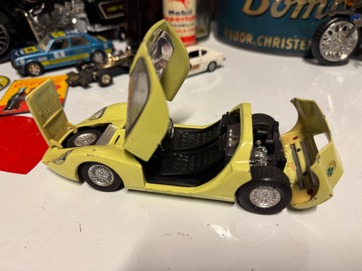 Politoys M 575 Alfa Romeo 1600 OSI Scarabeo