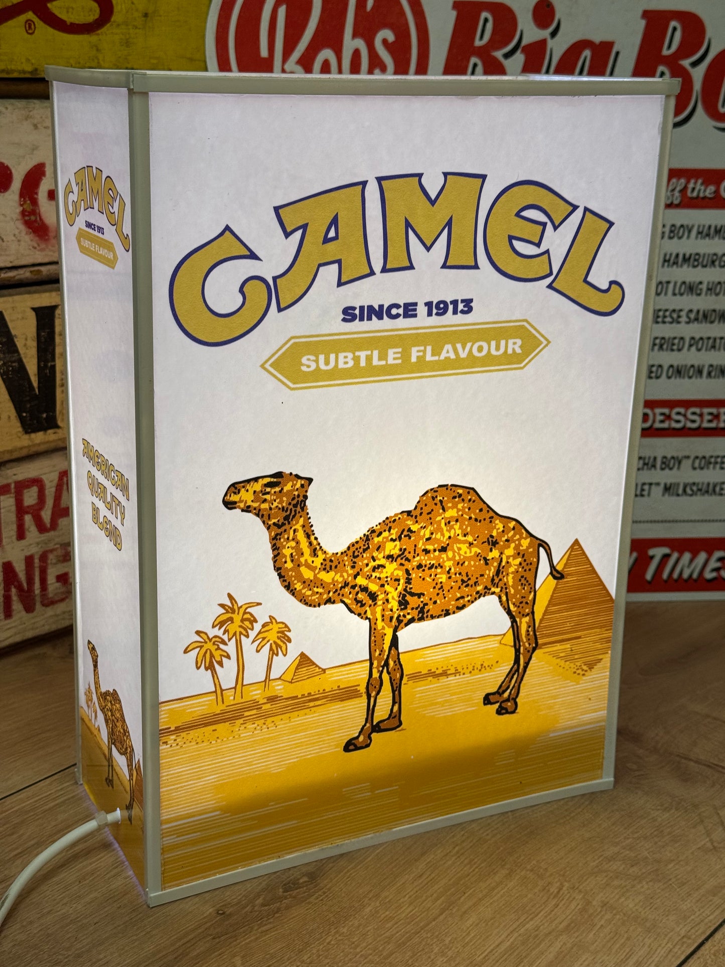 Camel lightbox