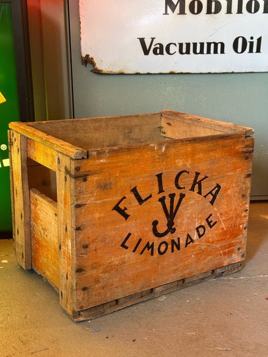 Flicka limonade kasse