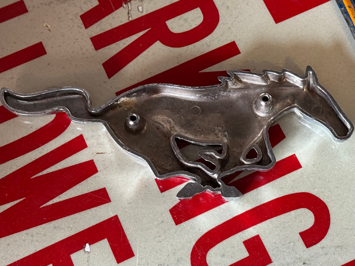 Ford Mustang emblem