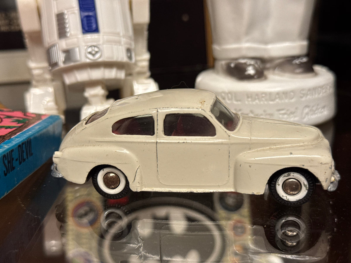 Tekno 822 Volvo PV 544