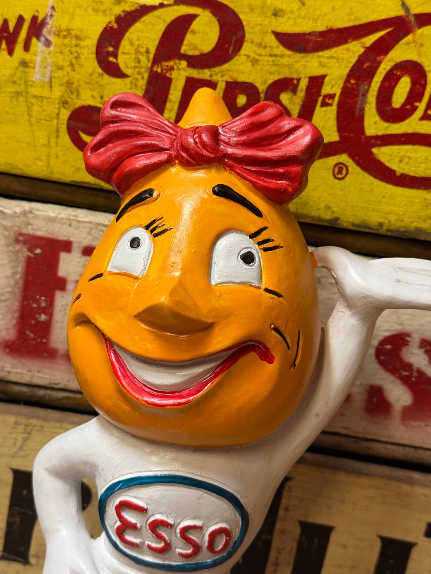 Esso - Mrs. dropgirl