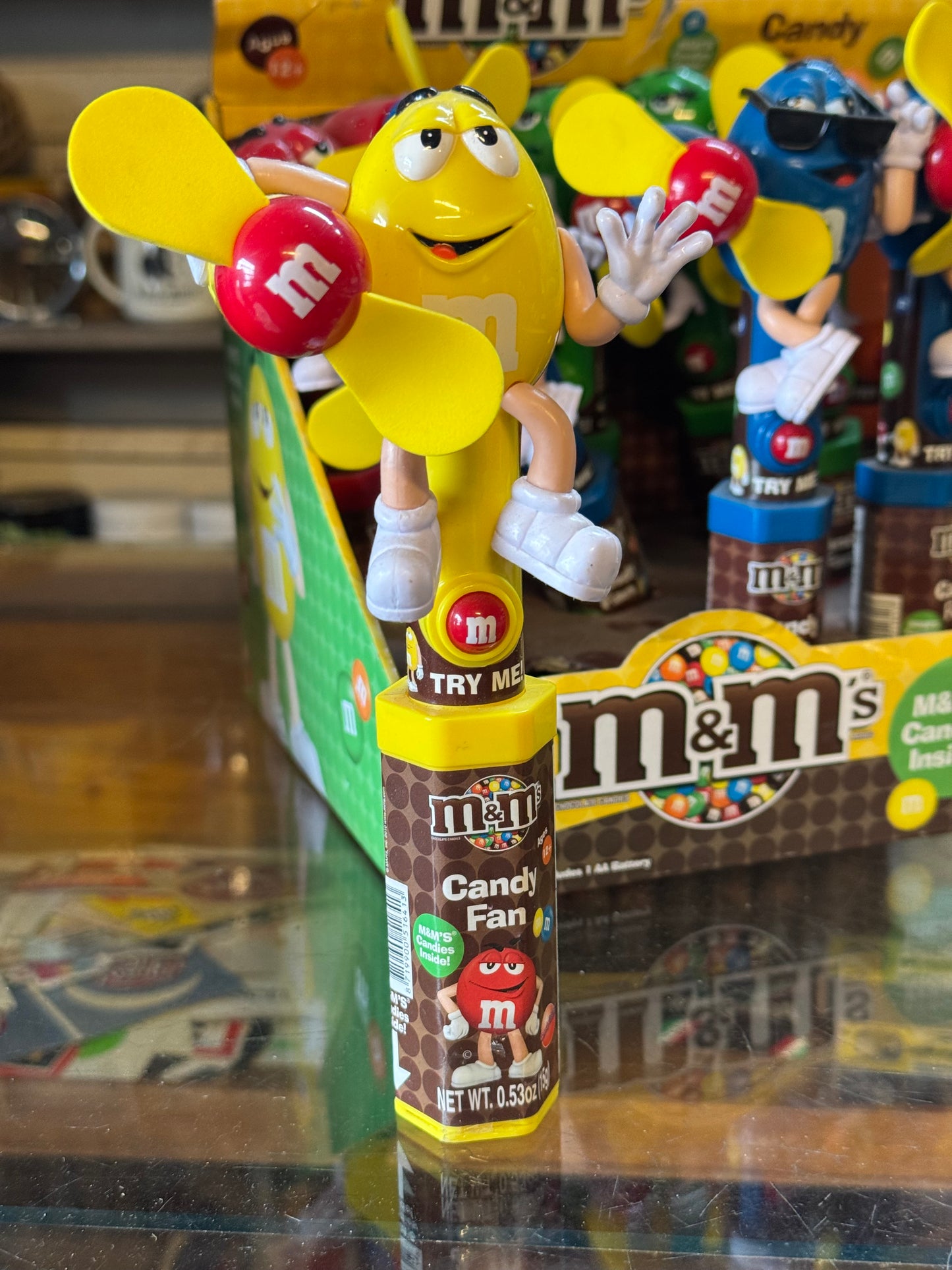 M&M Candy Fan Gul