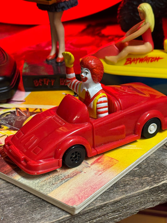 Ronald McDonald - Rød sportsbil