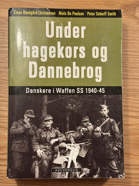 Under hagekors og Dannebrog