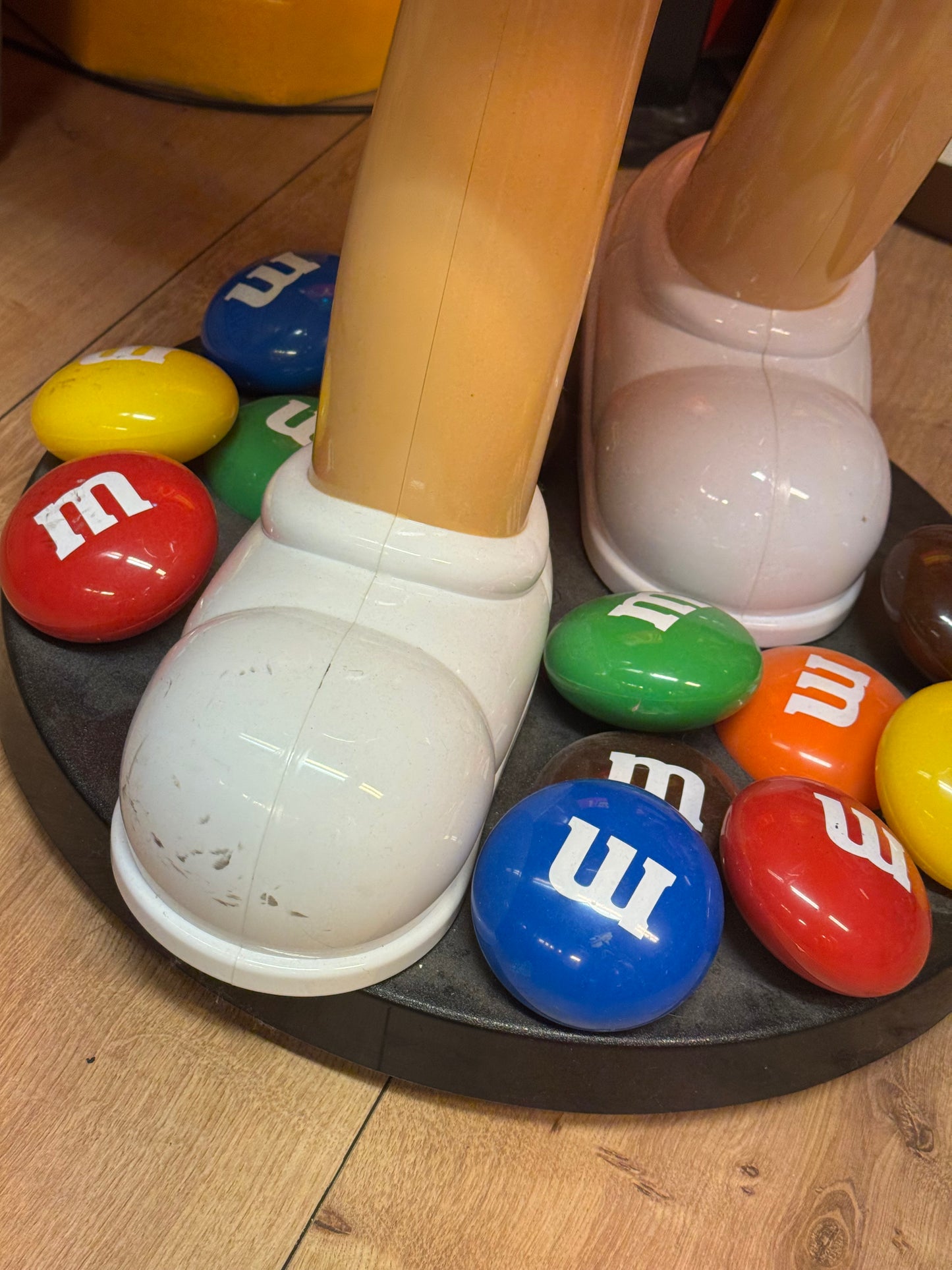 M&M Gul