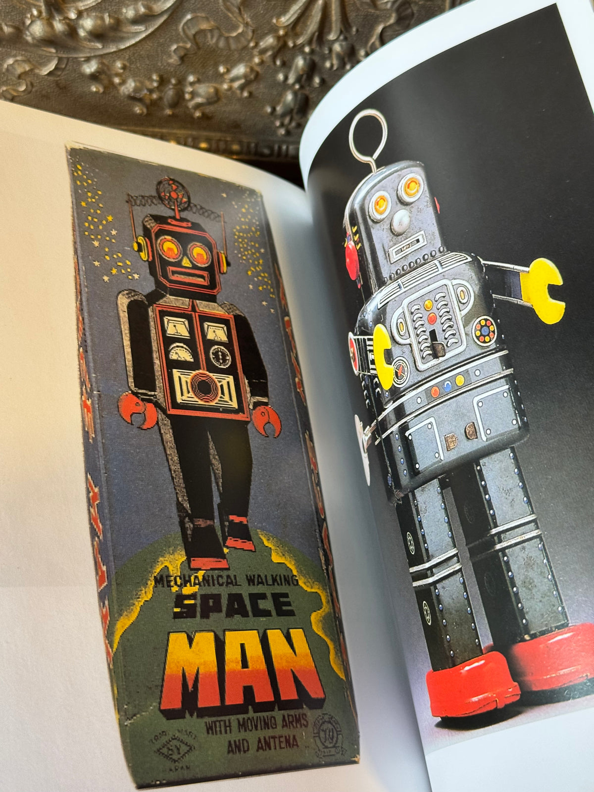 Robots and Spaceships 2001