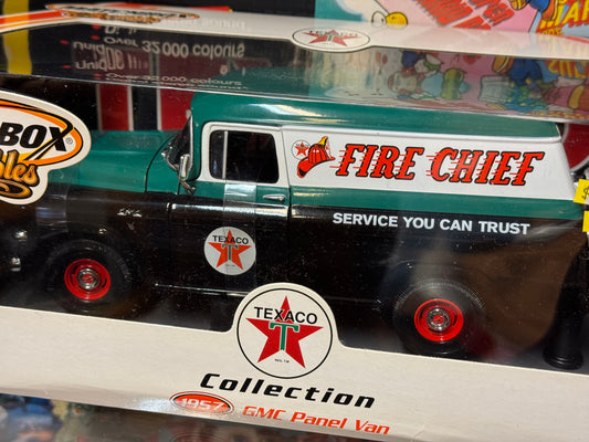 Matchbox Collectibles 1957 GMC Panel Van i Texaco Fire Chief