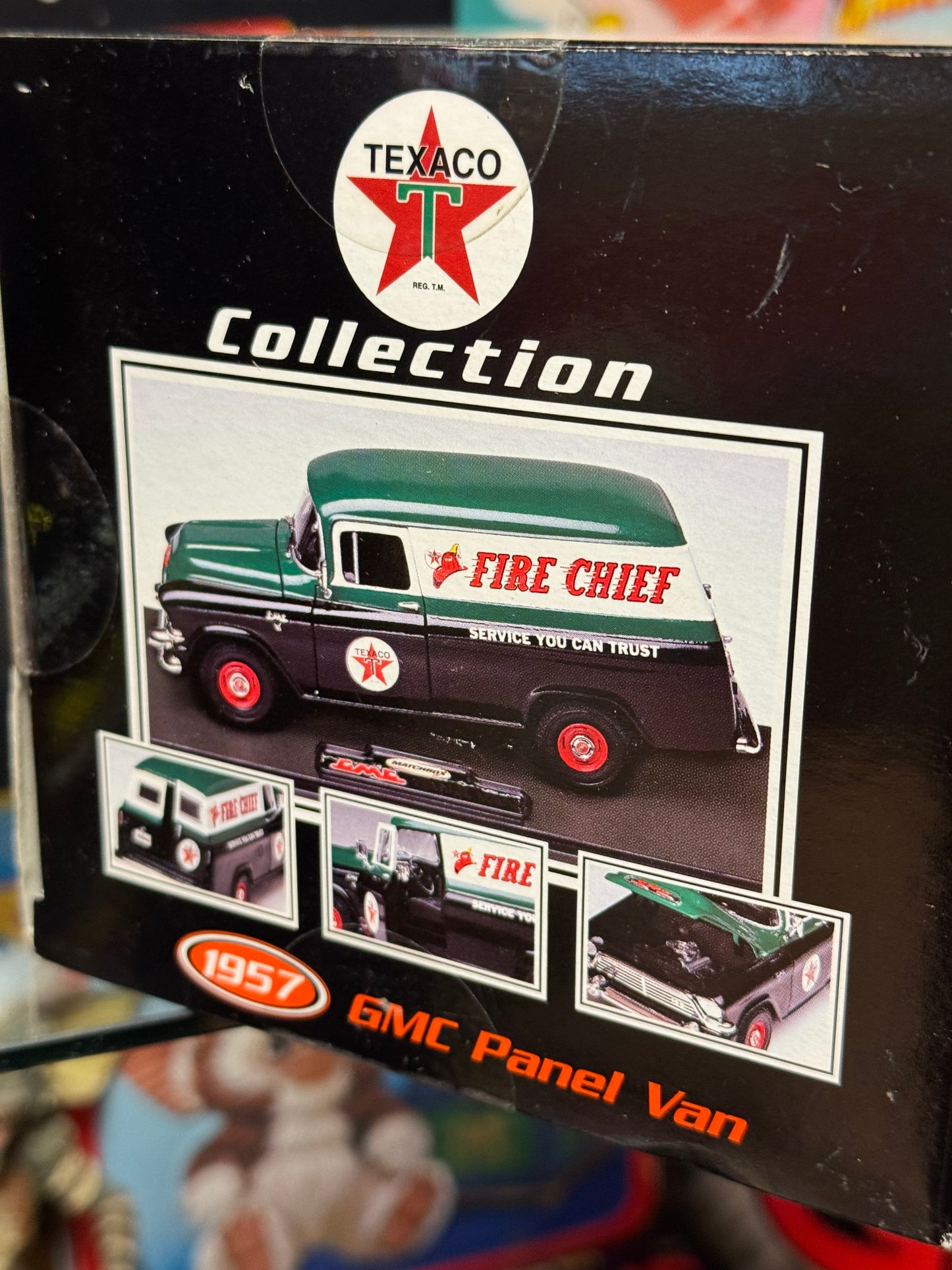 Matchbox Collectibles 1957 GMC Panel Van i Texaco Fire Chief