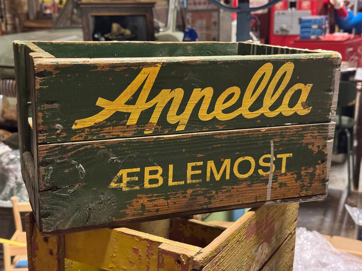 Trækasse fra Appella Mosteri i Odder 1950-1970erne