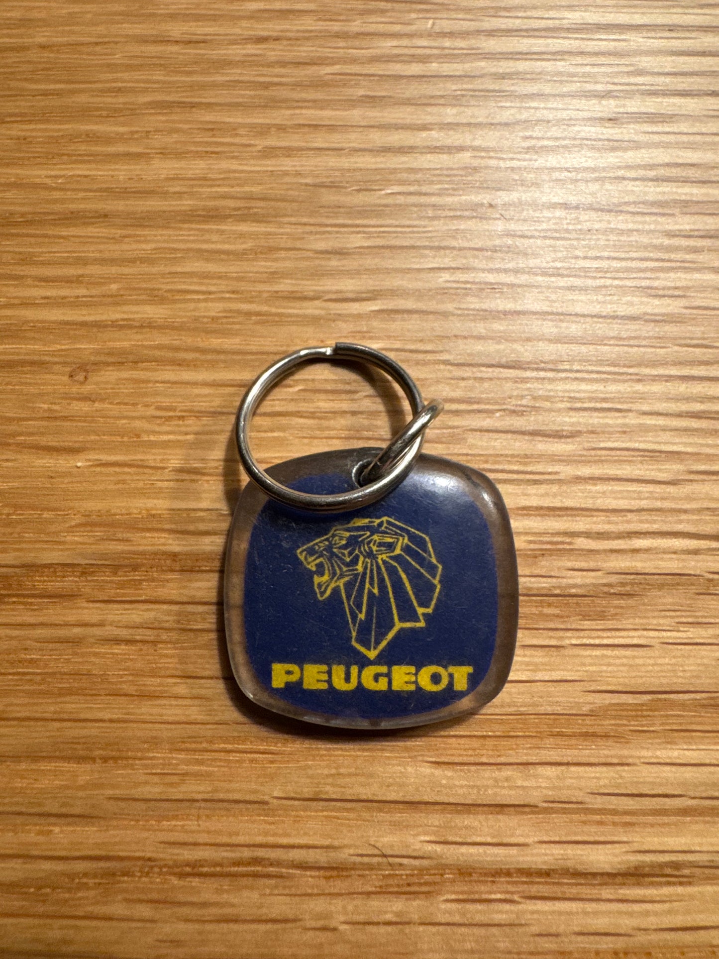 Peugeot nøglering