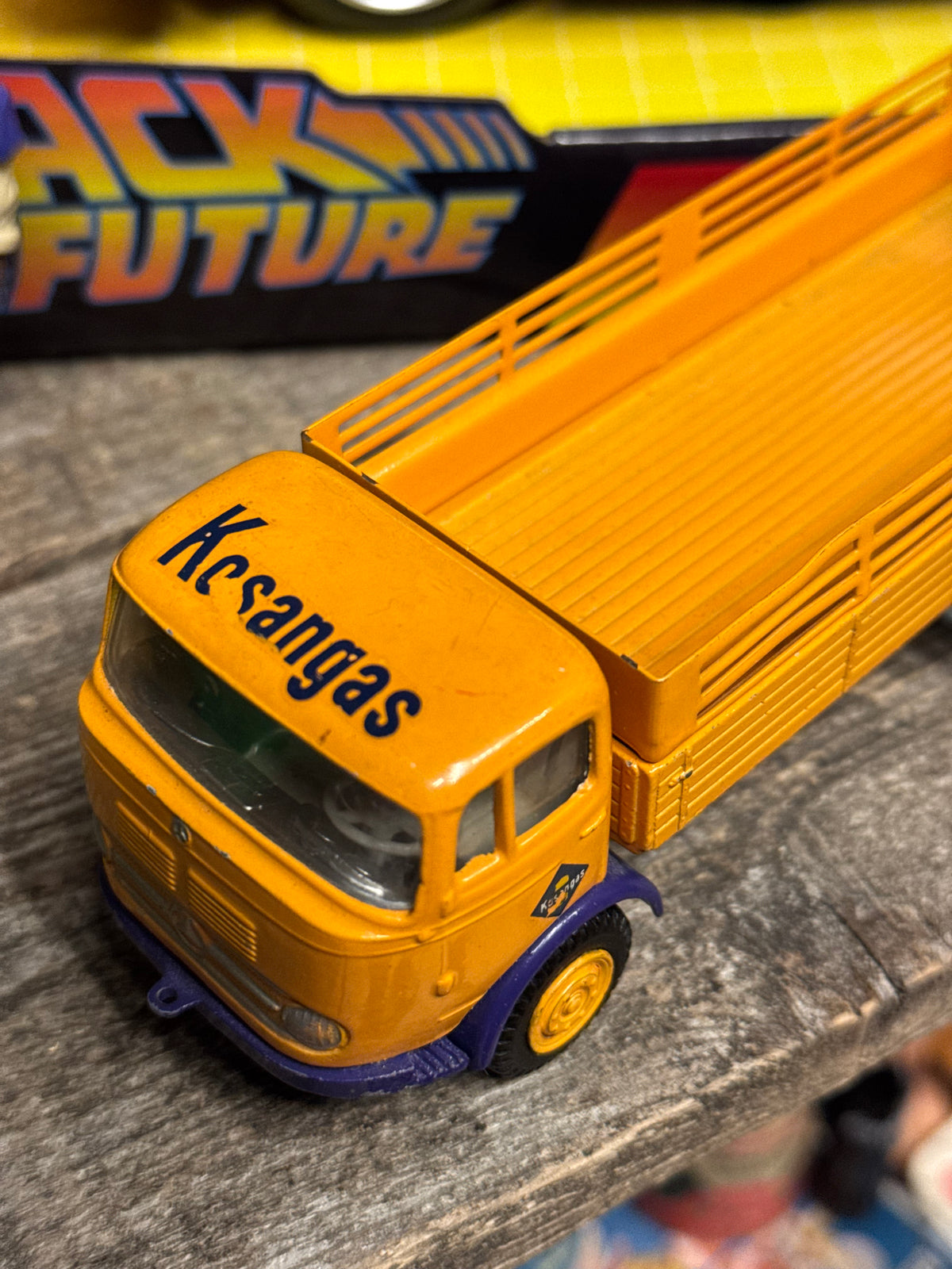 Tekno 911 Mercedes-Benz LP322 Kosangas