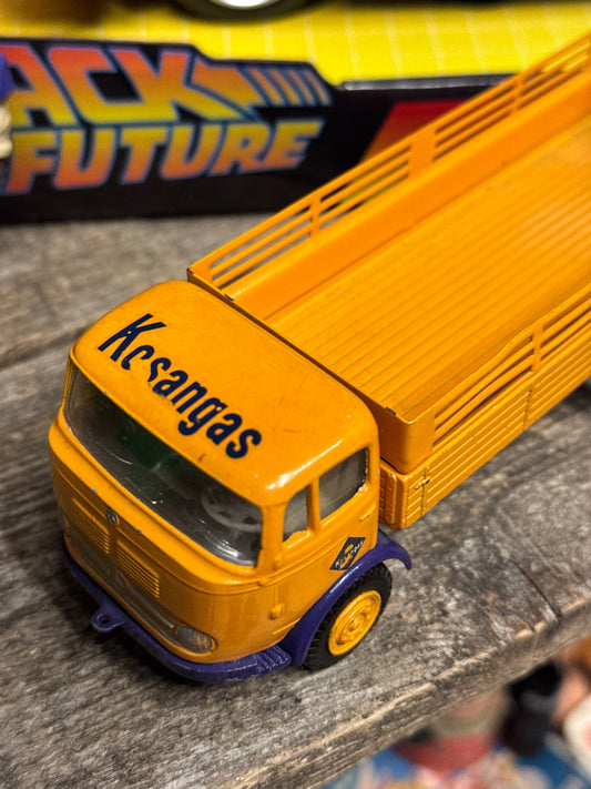 Tekno 911 Mercedes-Benz LP322 Kosangas