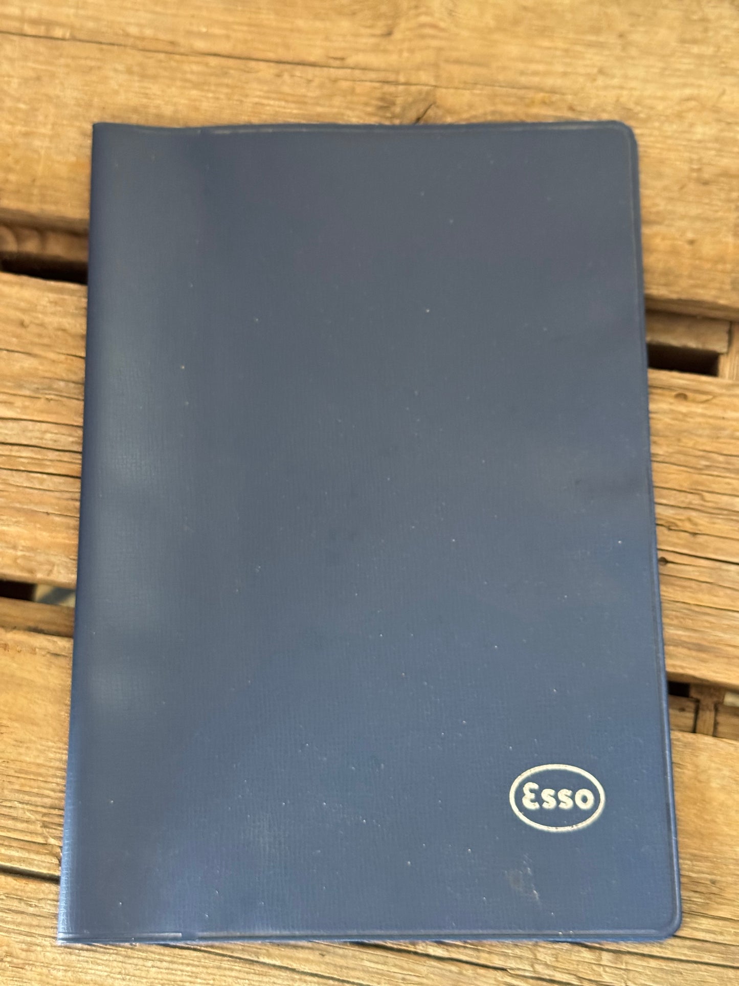 Esso dokument holder