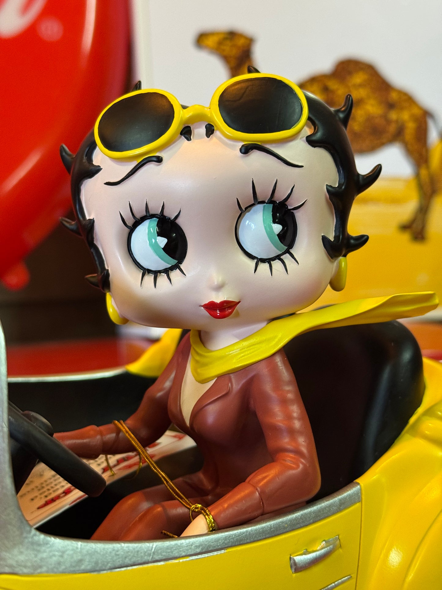 Betty Boop - Yellow Car