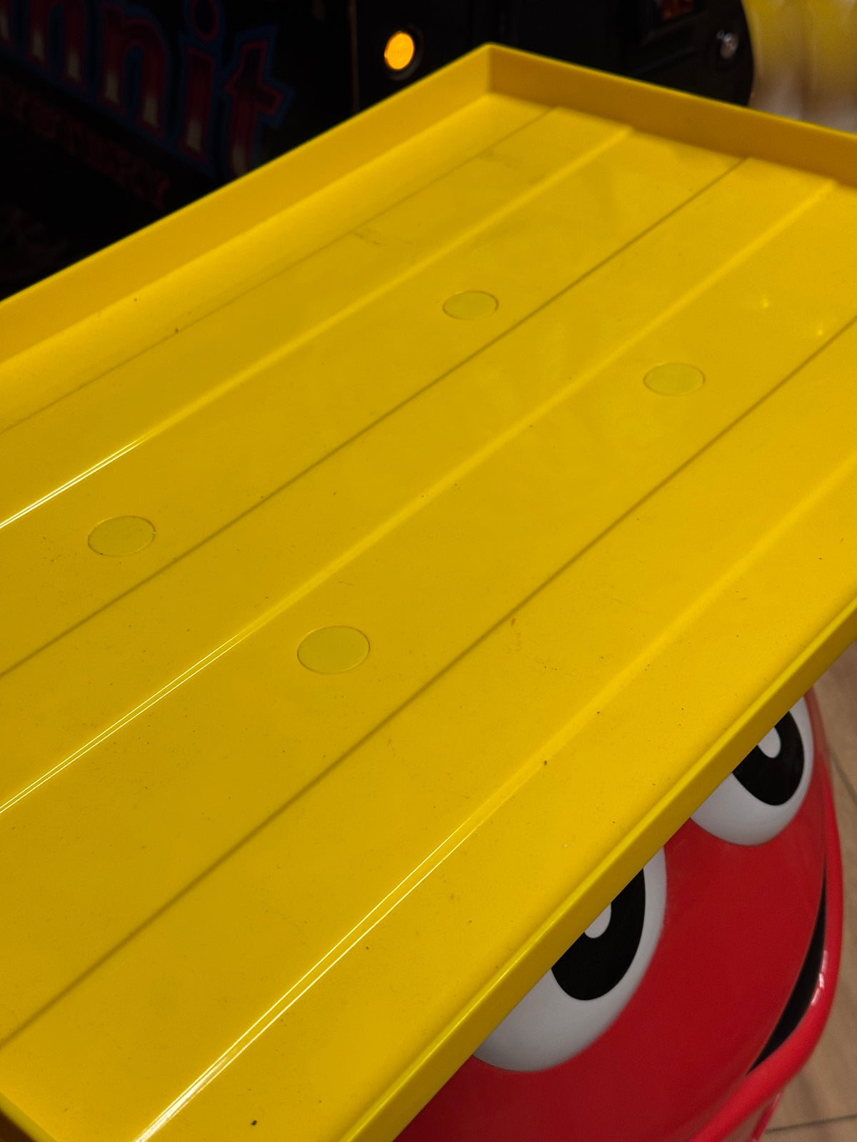 M&M Rød store display