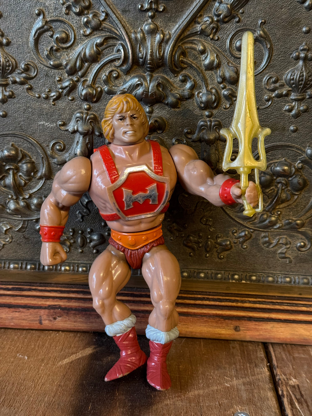 Thunder Punch He-Man actionfigur fra Mattel udgivet i 1984 som en del af Masters of the Universe-serien