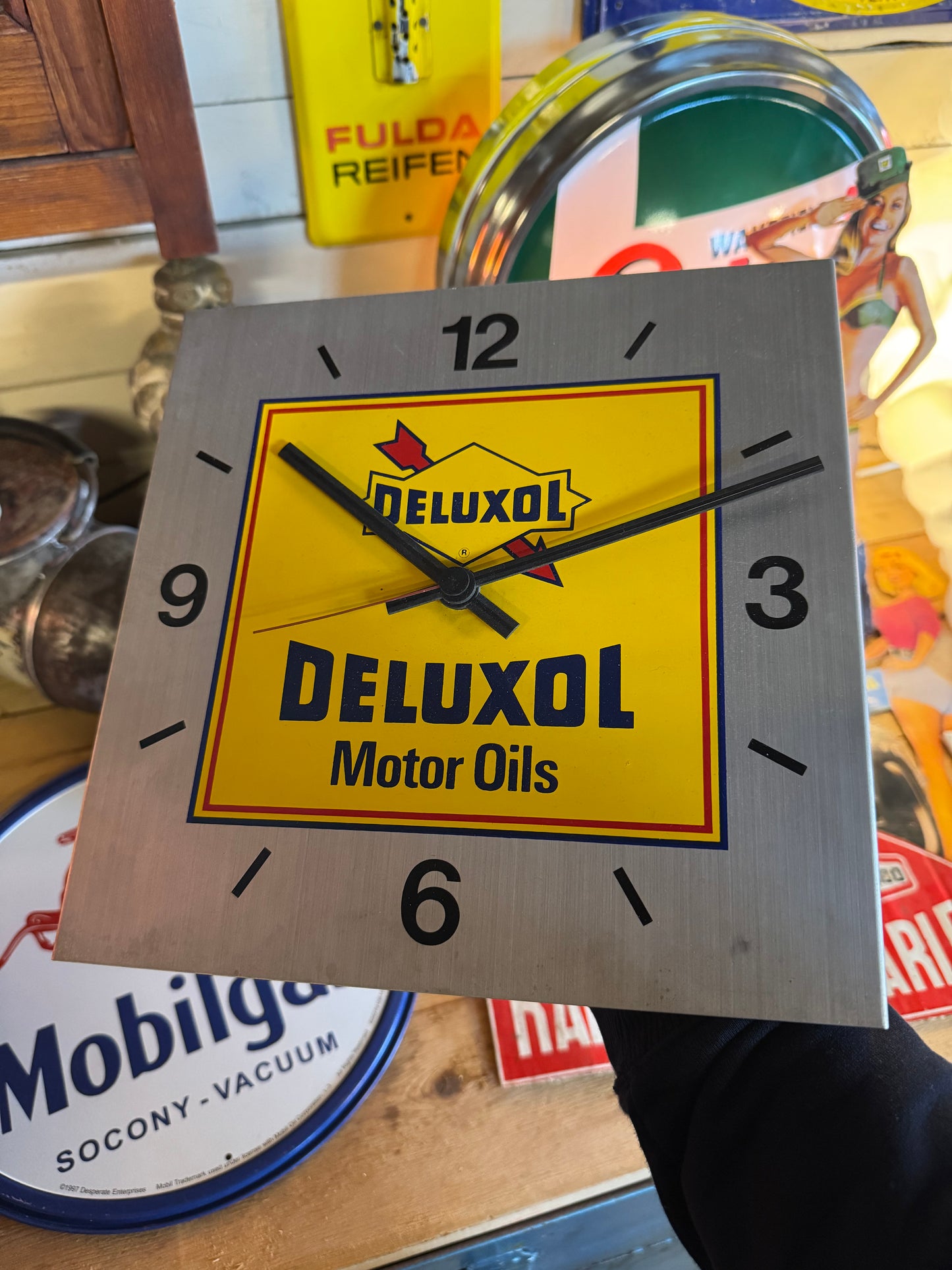 Deluxol væg ur