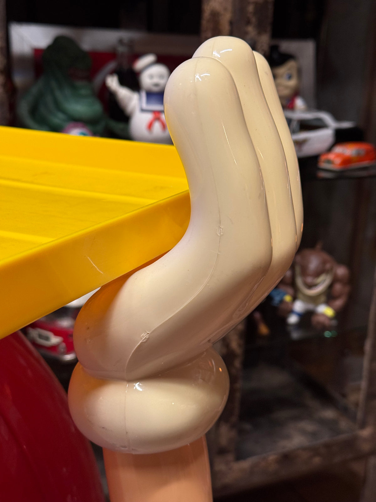 M&M Rød store display
