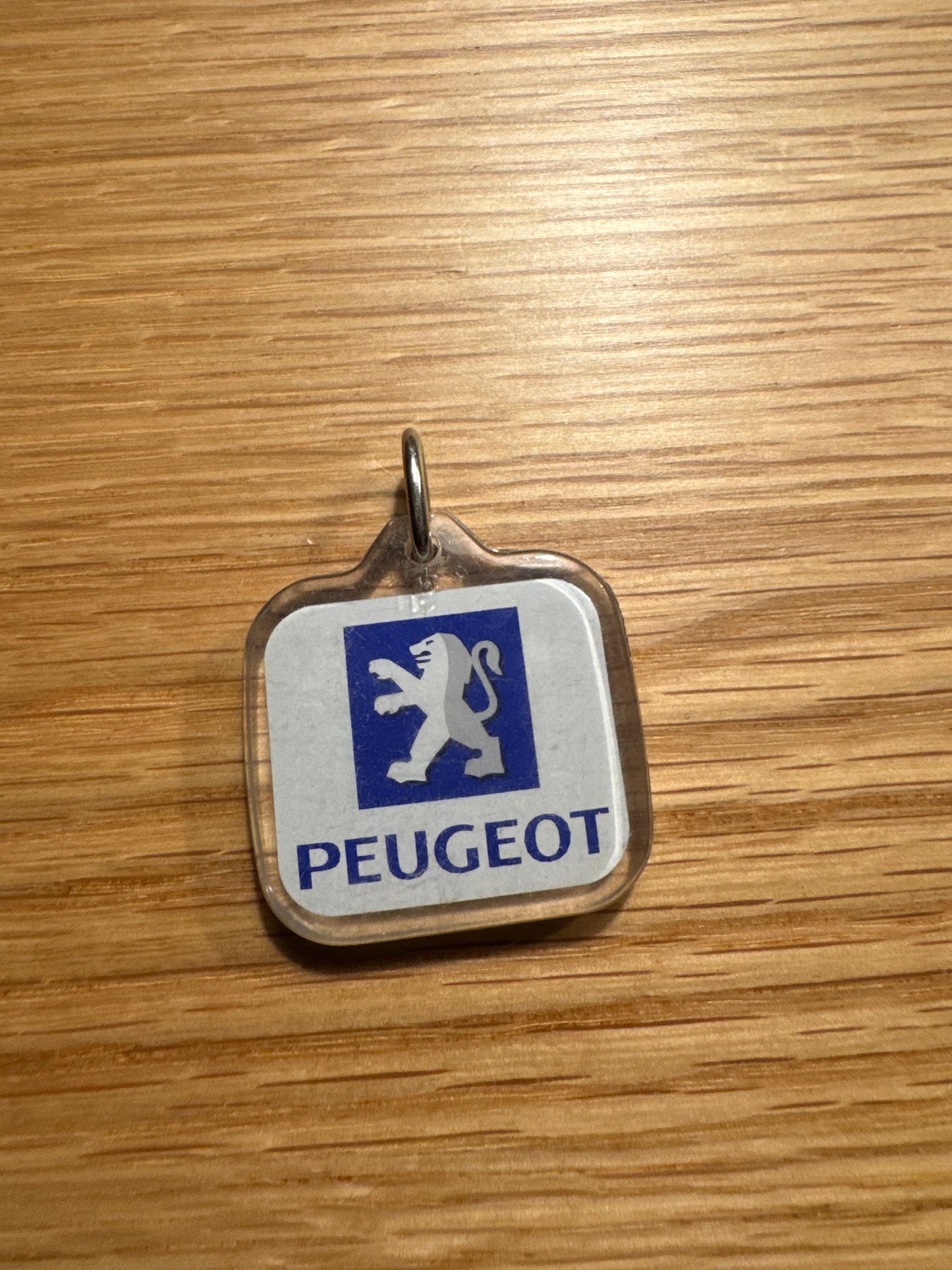 Peugeot nøglering