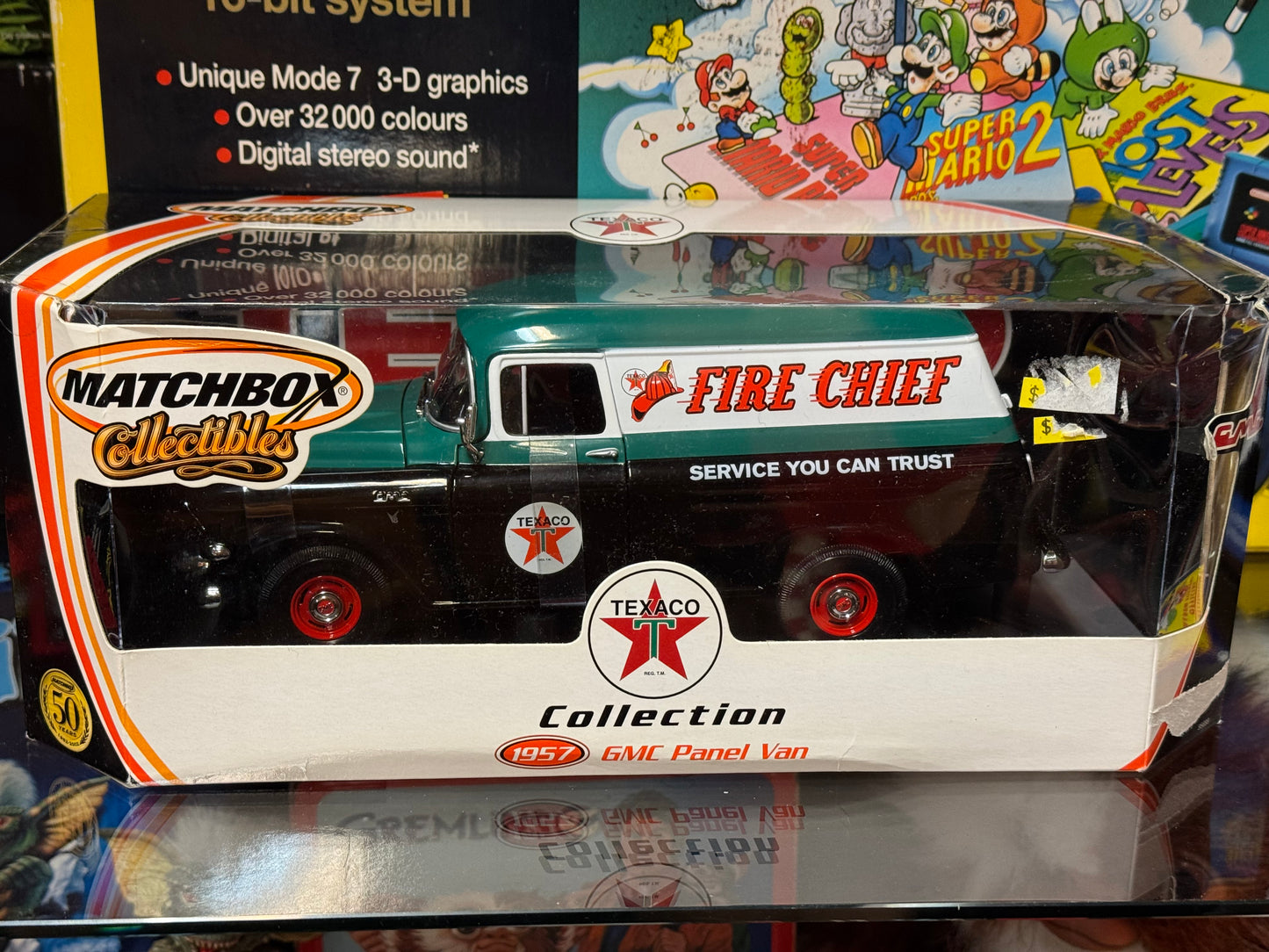 Matchbox Collectibles 1957 GMC Panel Van i Texaco Fire Chief