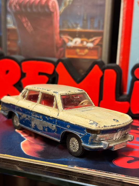 BMW 2000 Tilux