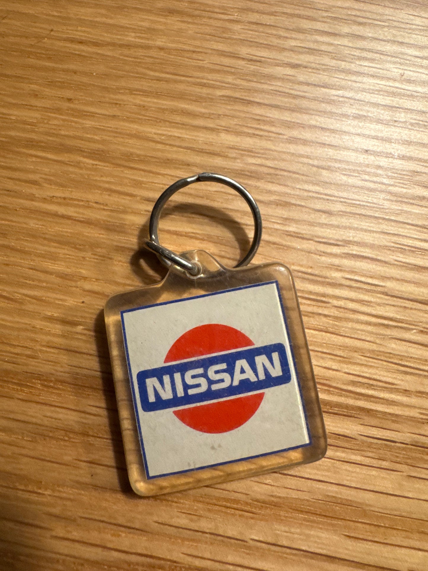 Nissan nøglering