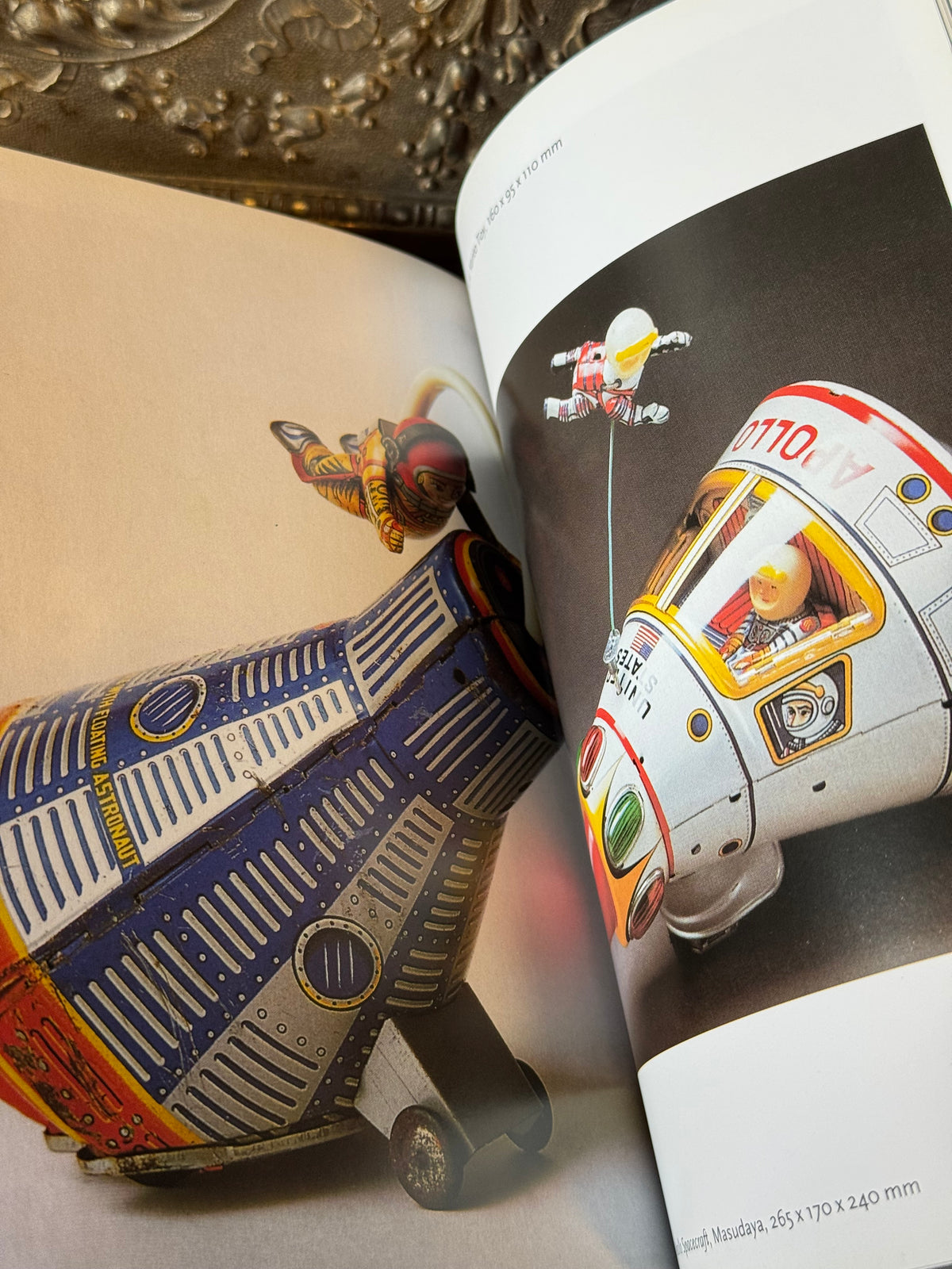 Robots and Spaceships 2001