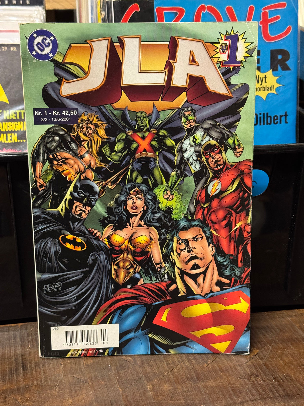 JLA nr. 1 - 2001