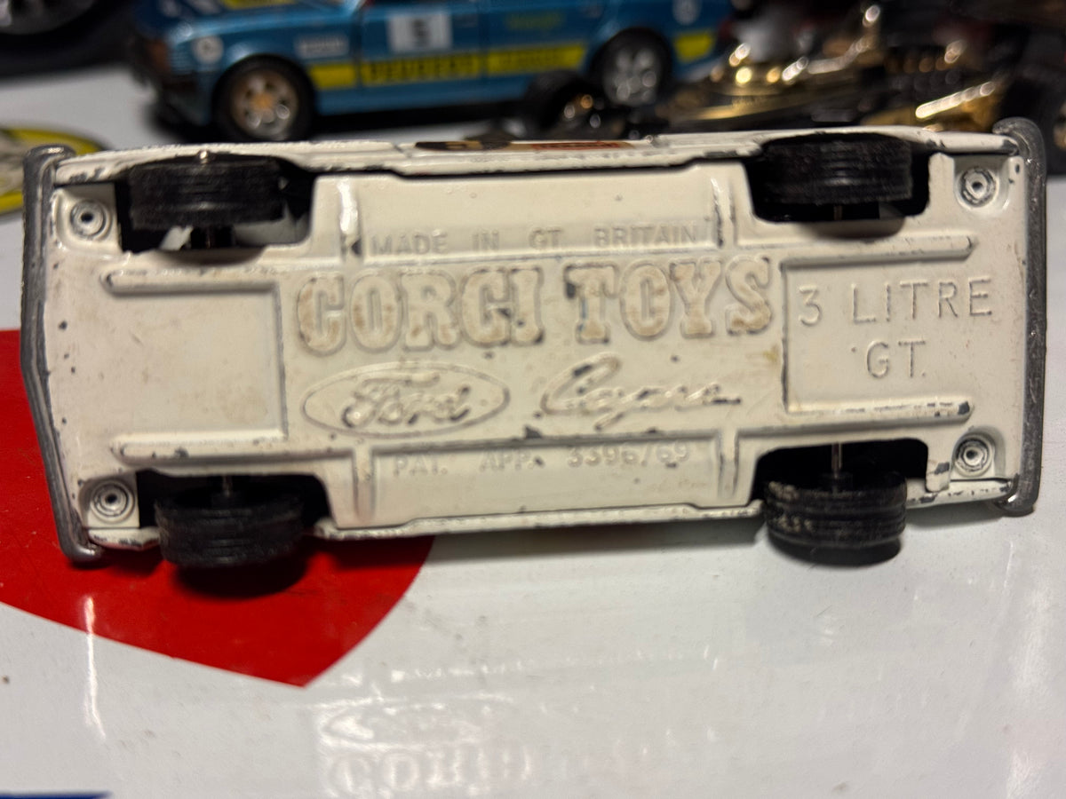 Corgi Toys 331 Ford 3 Litre GT1974-1976