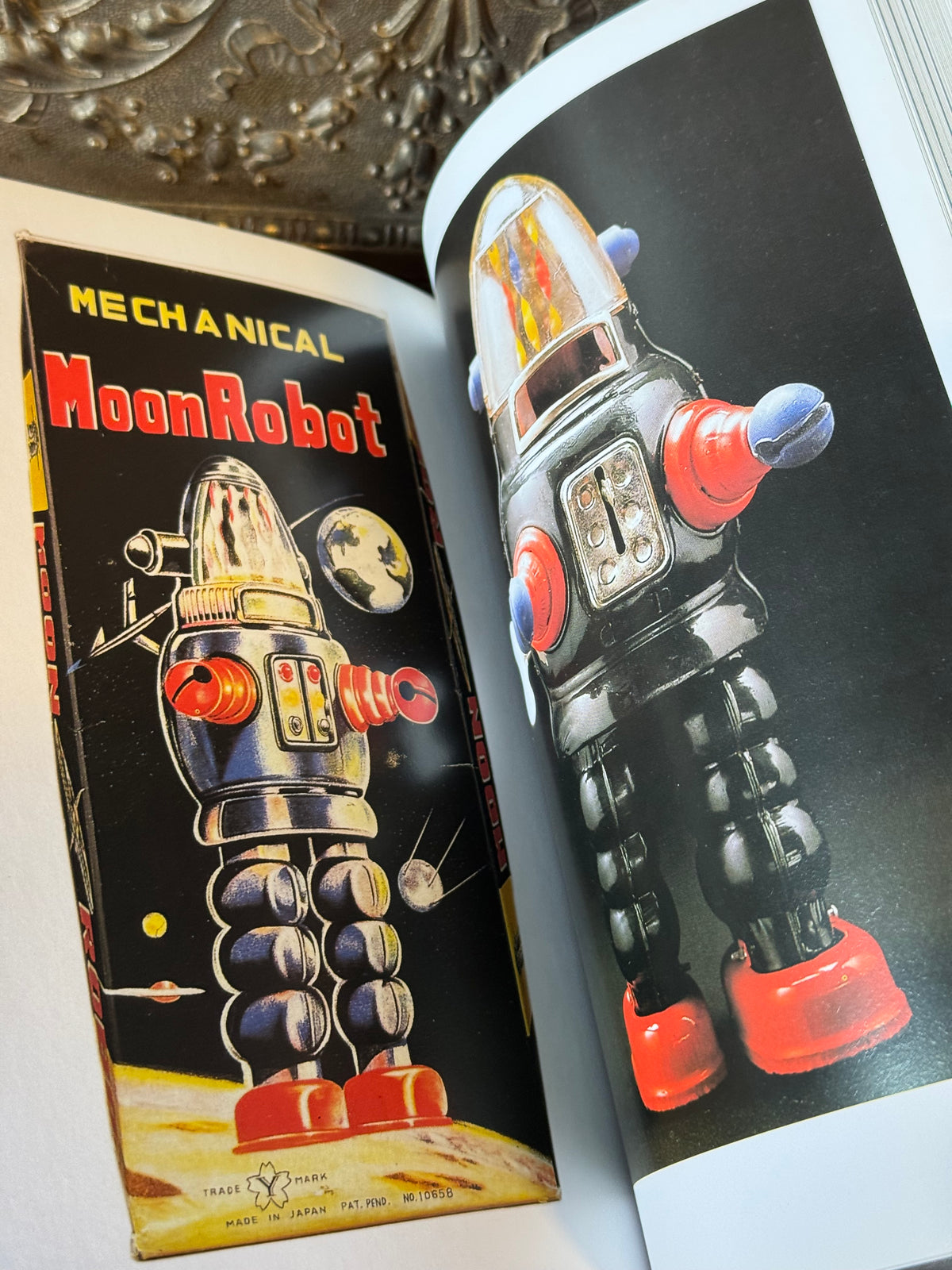 Robots and Spaceships 2001