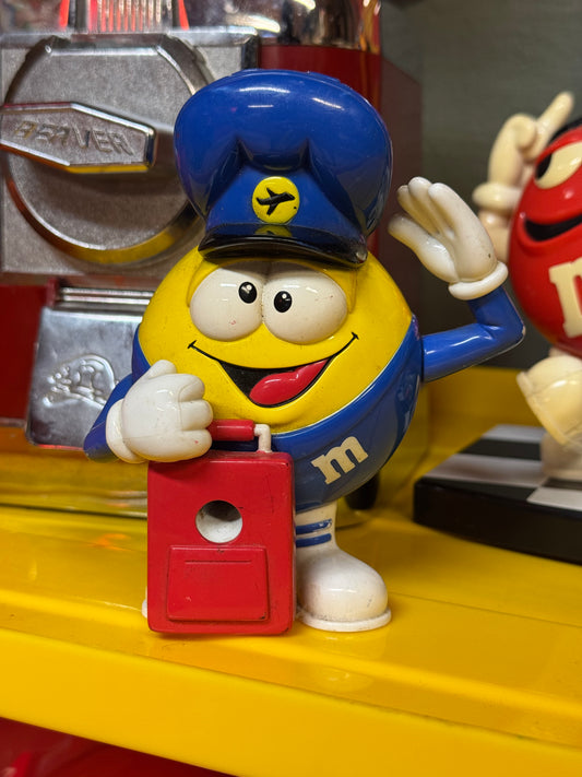 Gul M&M steward dispenser