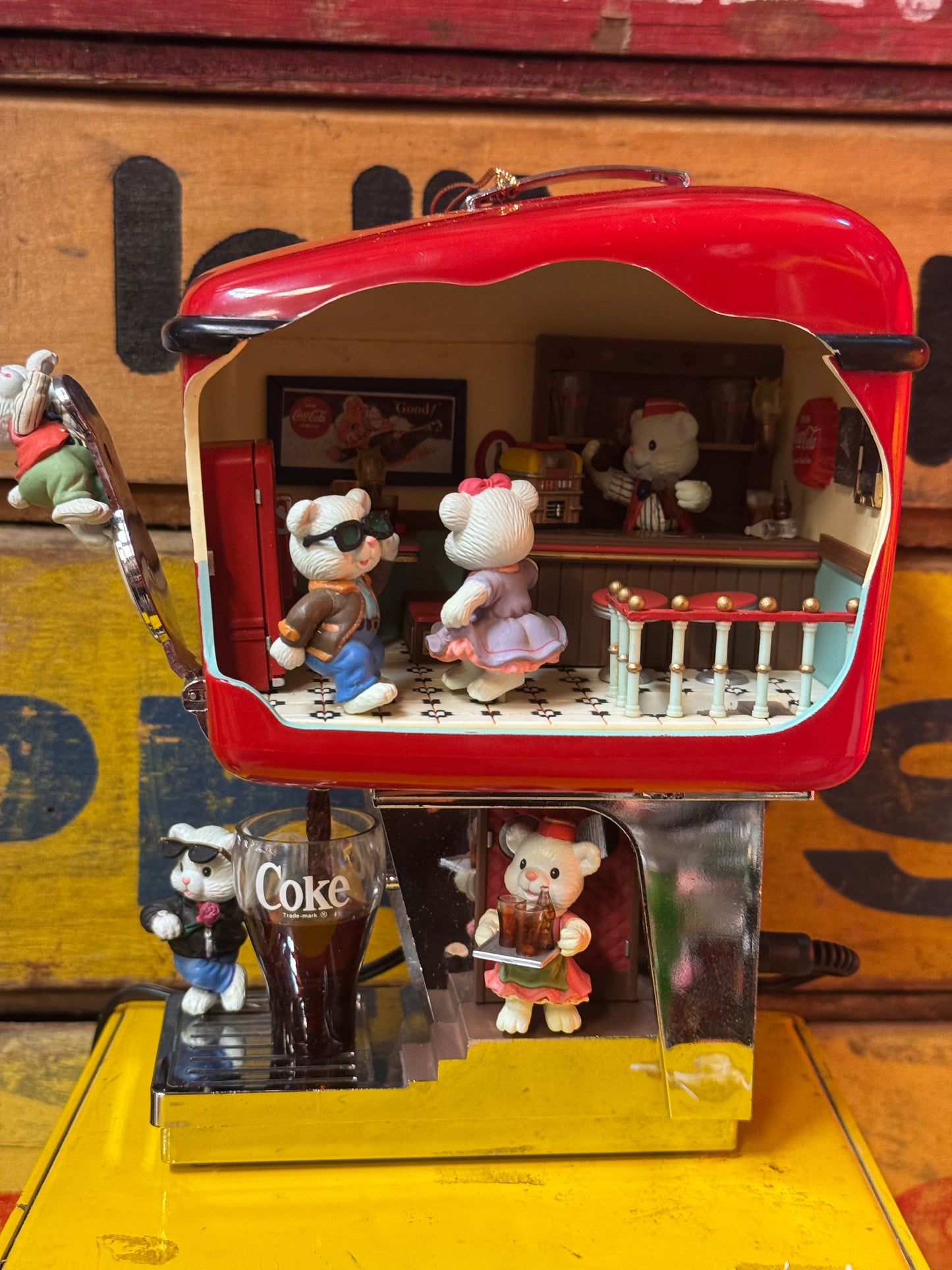 Enesco Coca-Cola "The Soda Shop Hop" 1991