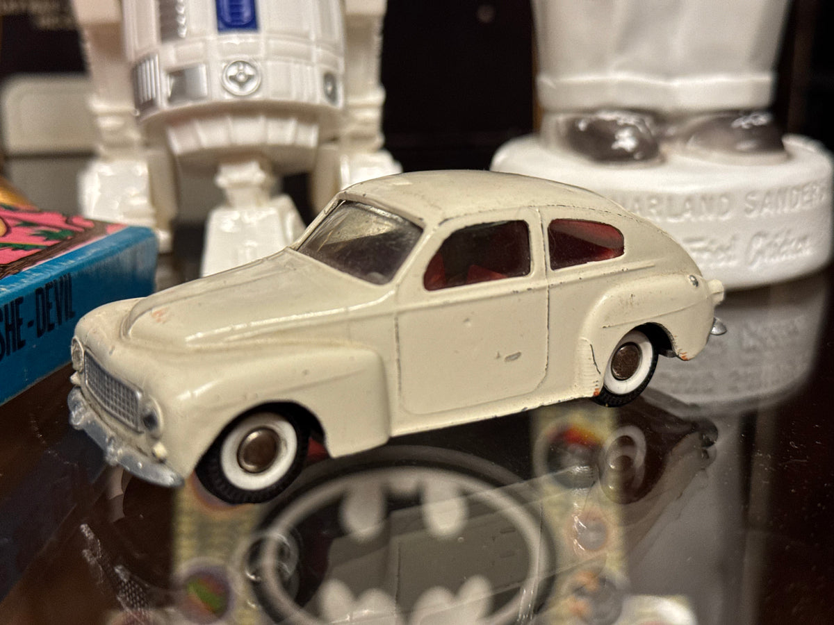 Tekno 822 Volvo PV 544