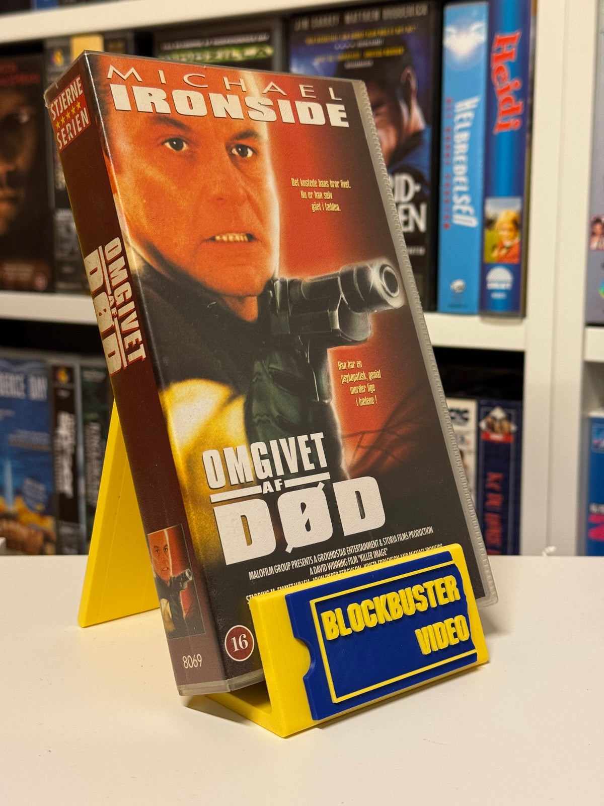 Omgivet af død