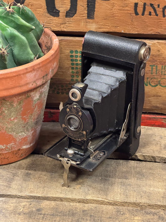 Kodak No. 2A Folding Autographic Brownie kamera.