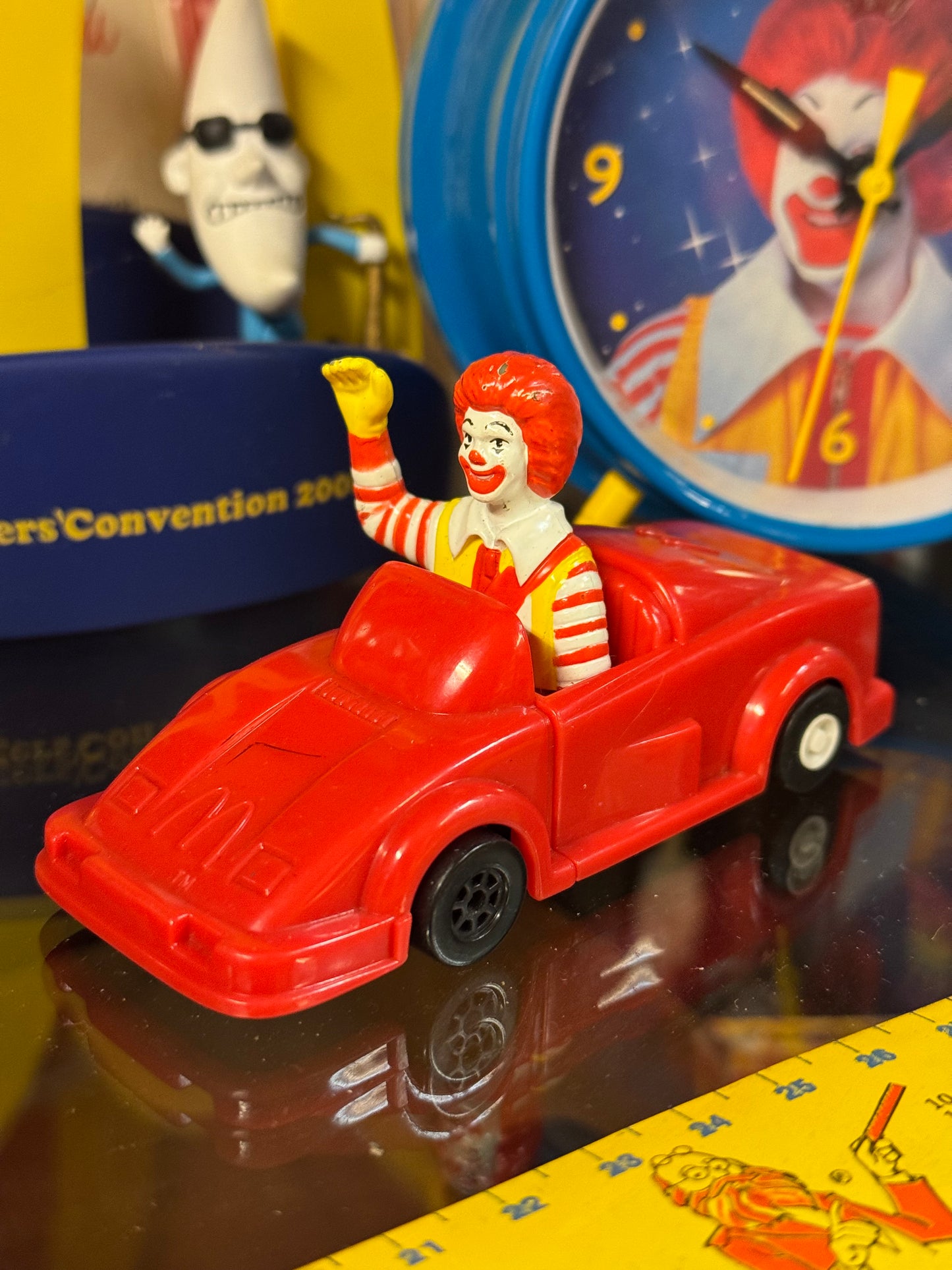 Ronald McDonald i bil