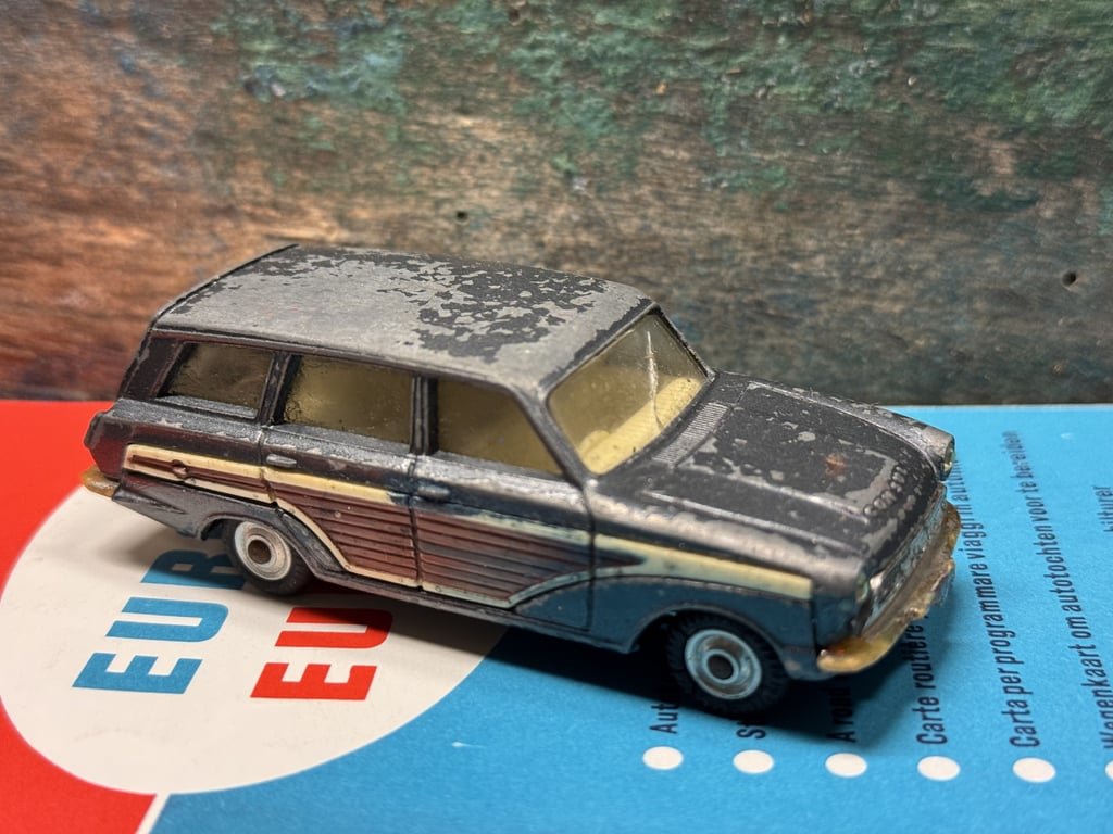 Ford Consul
