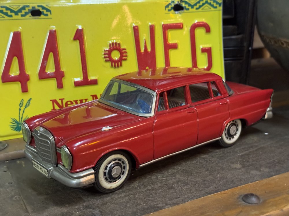 Mercedes-Benz 230