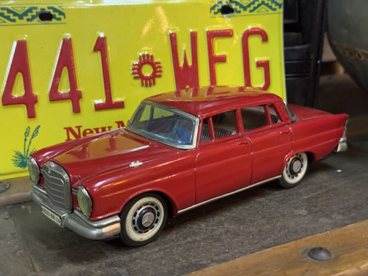 Mercedes-Benz 230